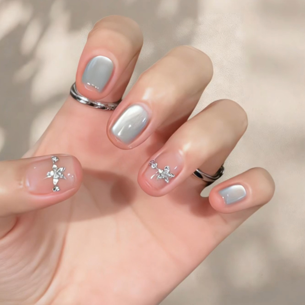 Nail Art Overlay - 24 ชิ้น เล็บปลอมแบบกดติดลายตาแมว ประดับกลิตเตอร์เรียบง่าย ลายดอกไม้เพชร สีนู้ดแบบบัลเลต์