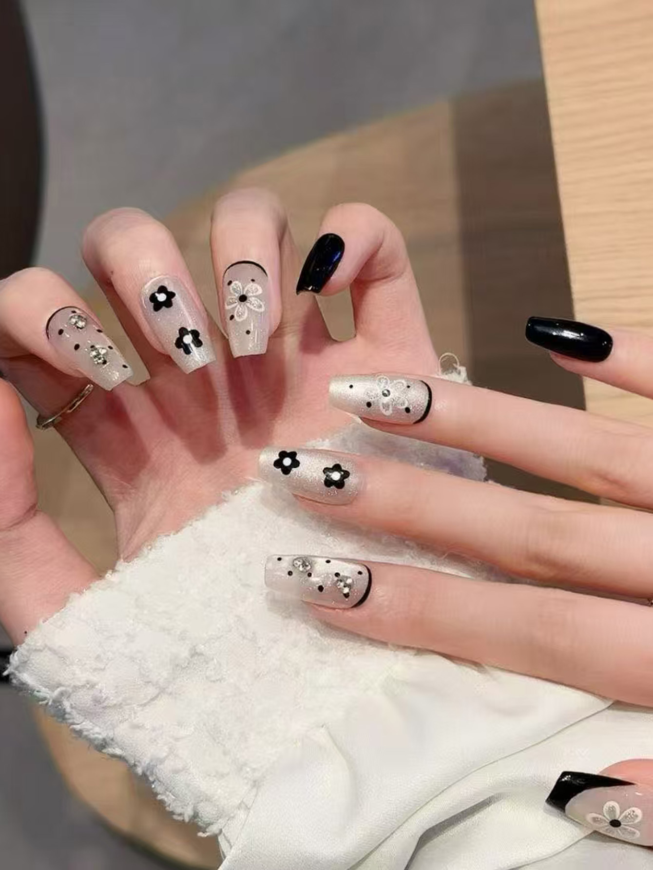 เล็บปลอมแบบกดติด 10 ชิ้น สไตล์ - Nail Art Press On บทวิจารณ์และราคา